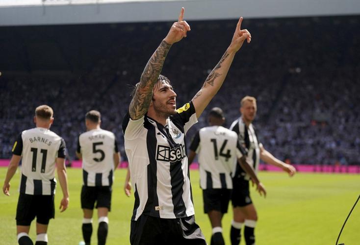 Newcastle takes advantage in Champions League race by beating Chelsea 2-0