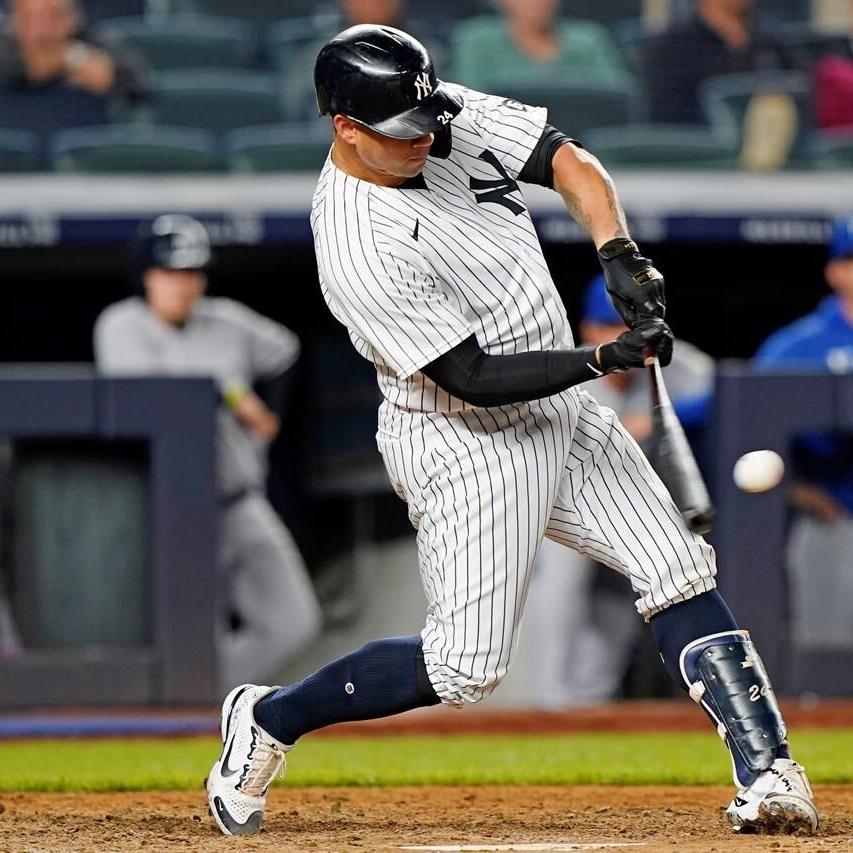 Sánchez, Voit lift Yankees over Royals 6-5 in thriller