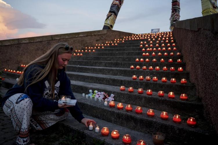 ‘I will never any one of them.’ Candlelight vigil held for the six lives lost in Barrie crash