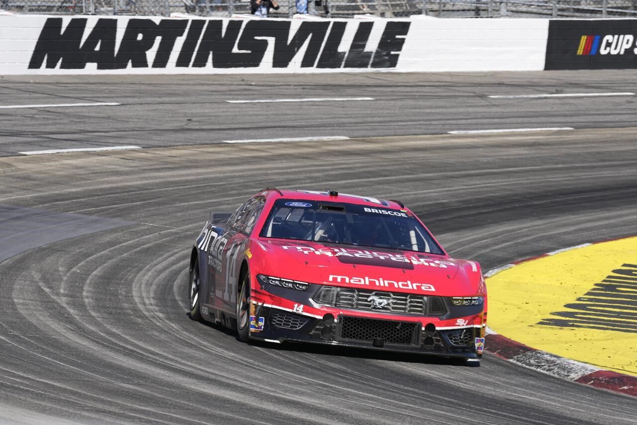 Byron leads Hendrick Motorsports to 1-2-3 finish at Martinsville