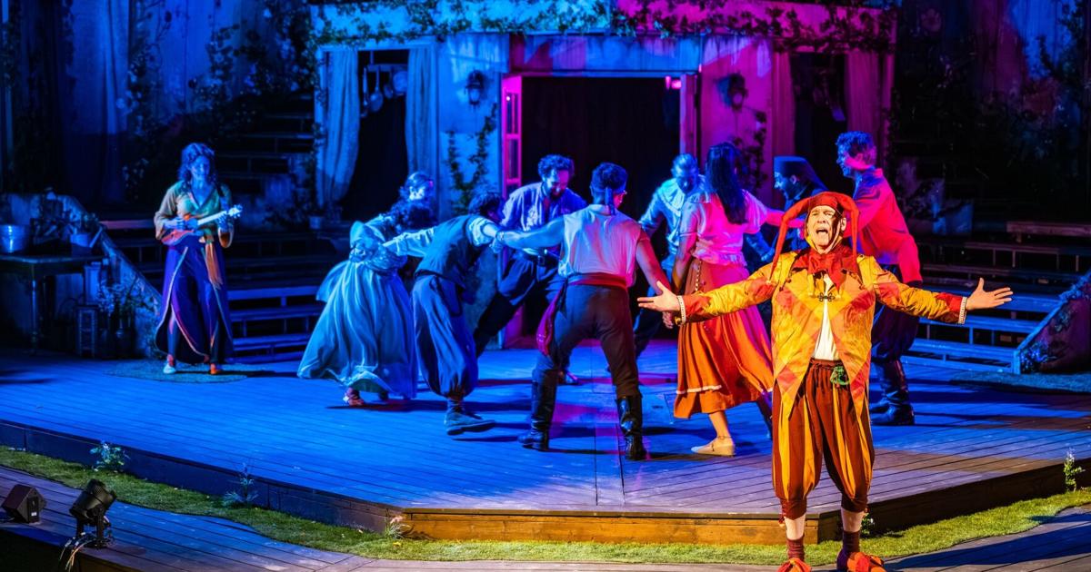 Canadian Stage's mostly running revival of ‘Twelfth Night’ in High Park transforms love into an obsession