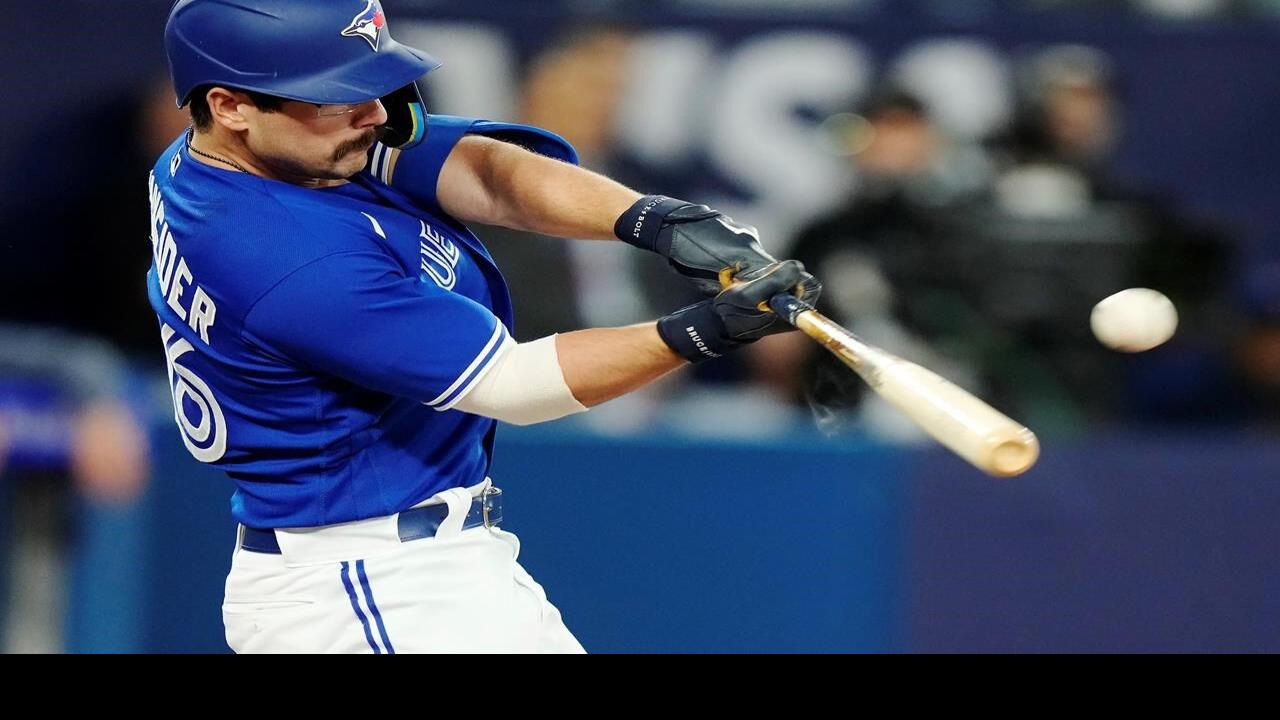 Toronto Blue Jays' R.A. Dickey pitched with a heavy heart in win over New  York Mets after death of his father