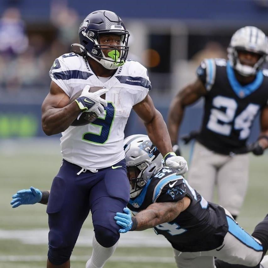 Kenneth Walker III sparks Seahawks in second half as Seattle pulls away to  beat Carolina 37-27