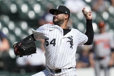 White Sox veteran lefty Martin Pérez exits start because of shoulder soreness