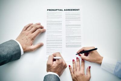Prenup_dreamstime.JPG