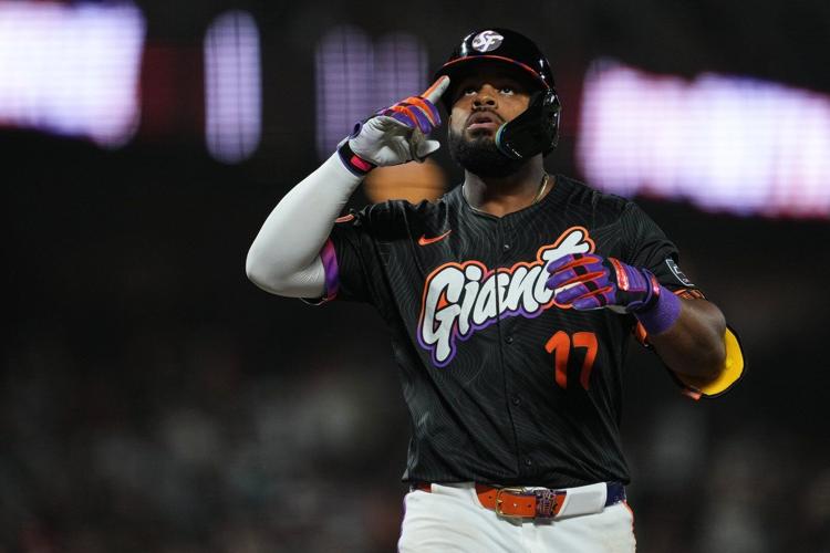 Burleson hits go-ahead single in 9th, Donovan adds career-best 4 doubles, Cardinals beat Giants 9-8