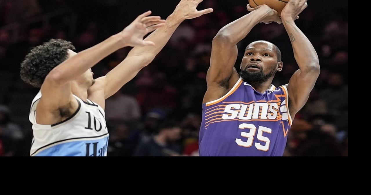 Young scores season-high 43 points as Hawks continue home dominance over Booker-led Suns, 122-117