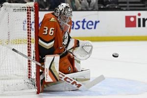 Ducks end four-game skid with 4-2 victory over Blue Jackets in John Gibson's return