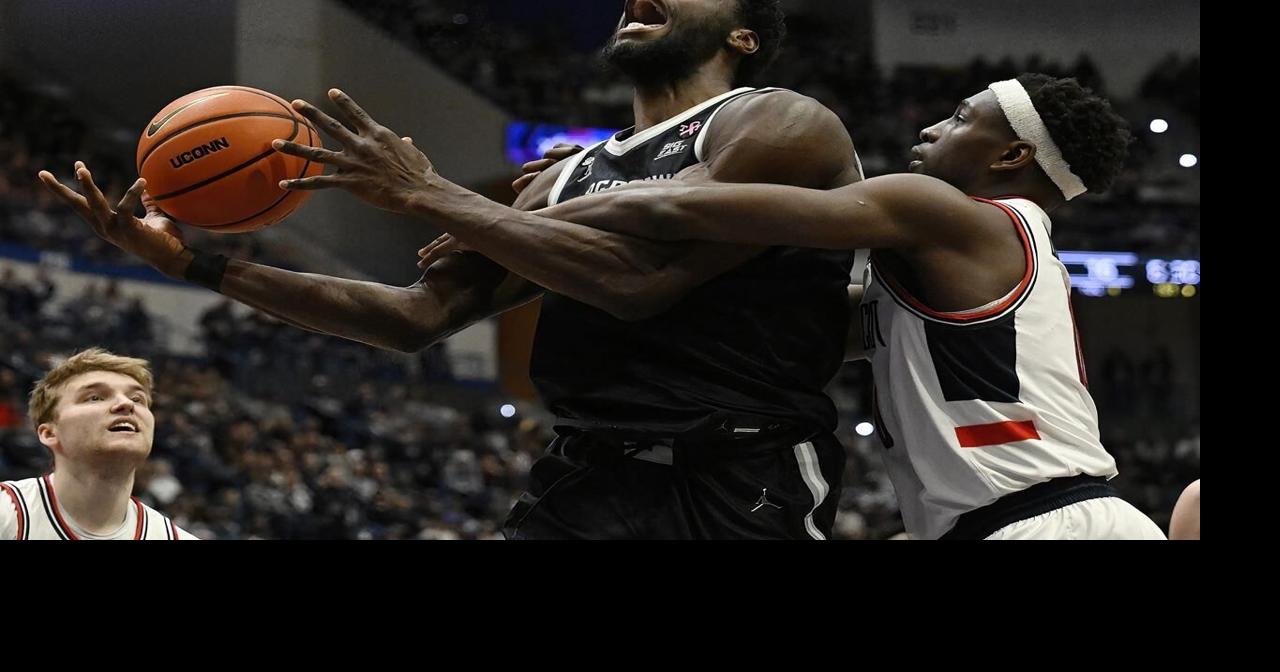 Karabans 26 Points Lead No 4 Uconn To An 80 67 Win Over Georgetown And A Claim To Polls Top Spot 