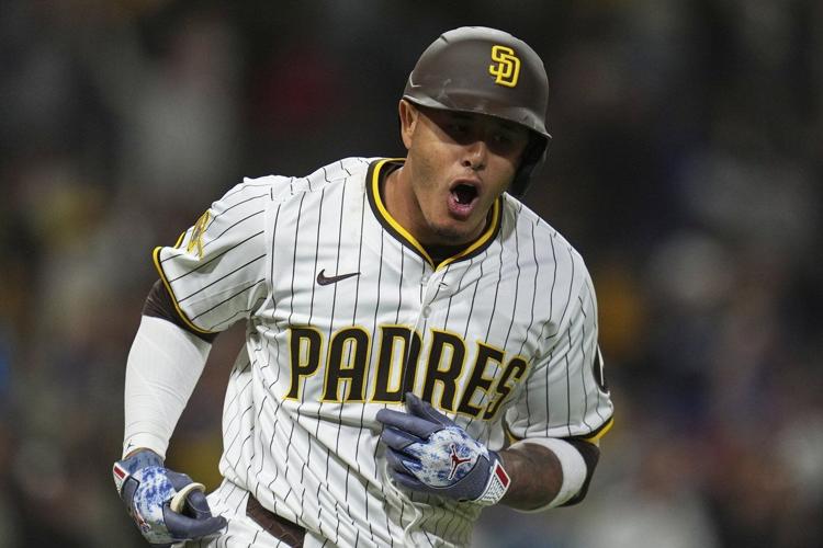 Manny Machado's 2 1/2-week hitting streak is keeping Padres among baseball's best