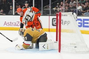 Dorofeyev scores in OT to give Golden Knights win over Ducks, and 3-2 series lead