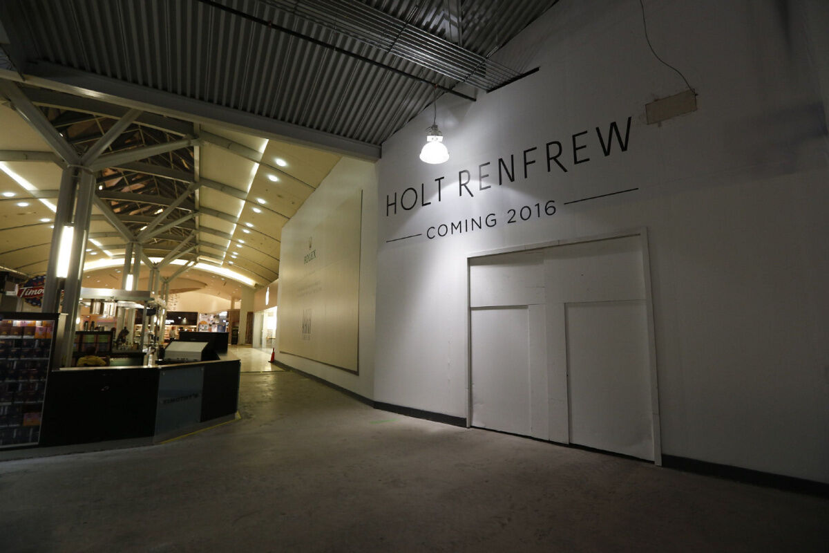 Holt Renfrew to close Sherway Gardens store