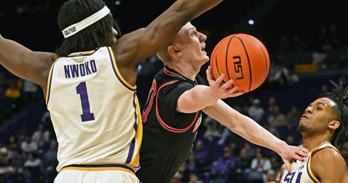 23 Point 5 Catchings matches career high with 23 points, Georgia beats LSU 83-71 ...