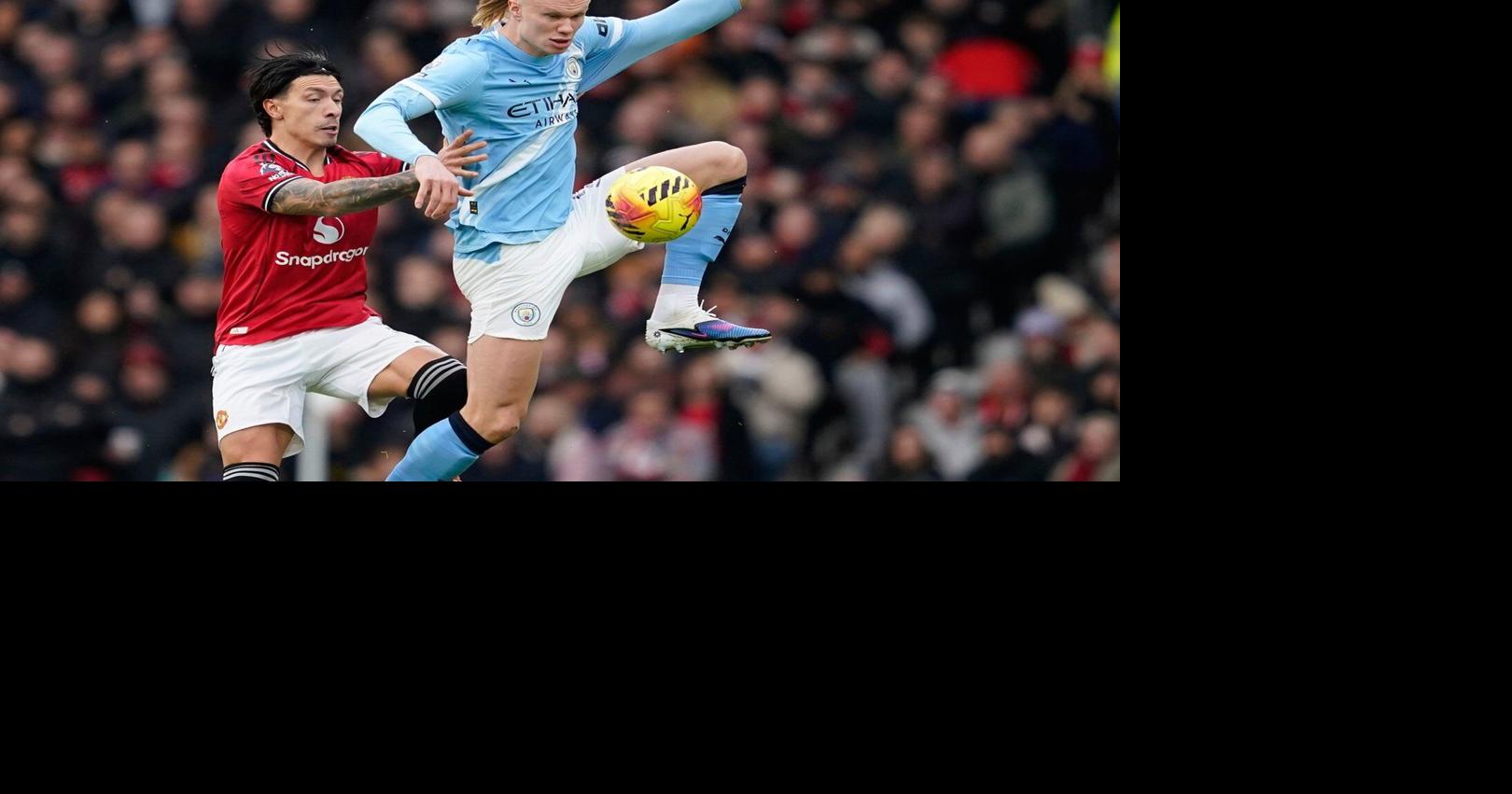 Lisandro Martinez reacts to former Man United stars over pre-derby jibes