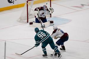 Kurashev scores 1:48 into OT, Sharks beat Avalanche 3-2