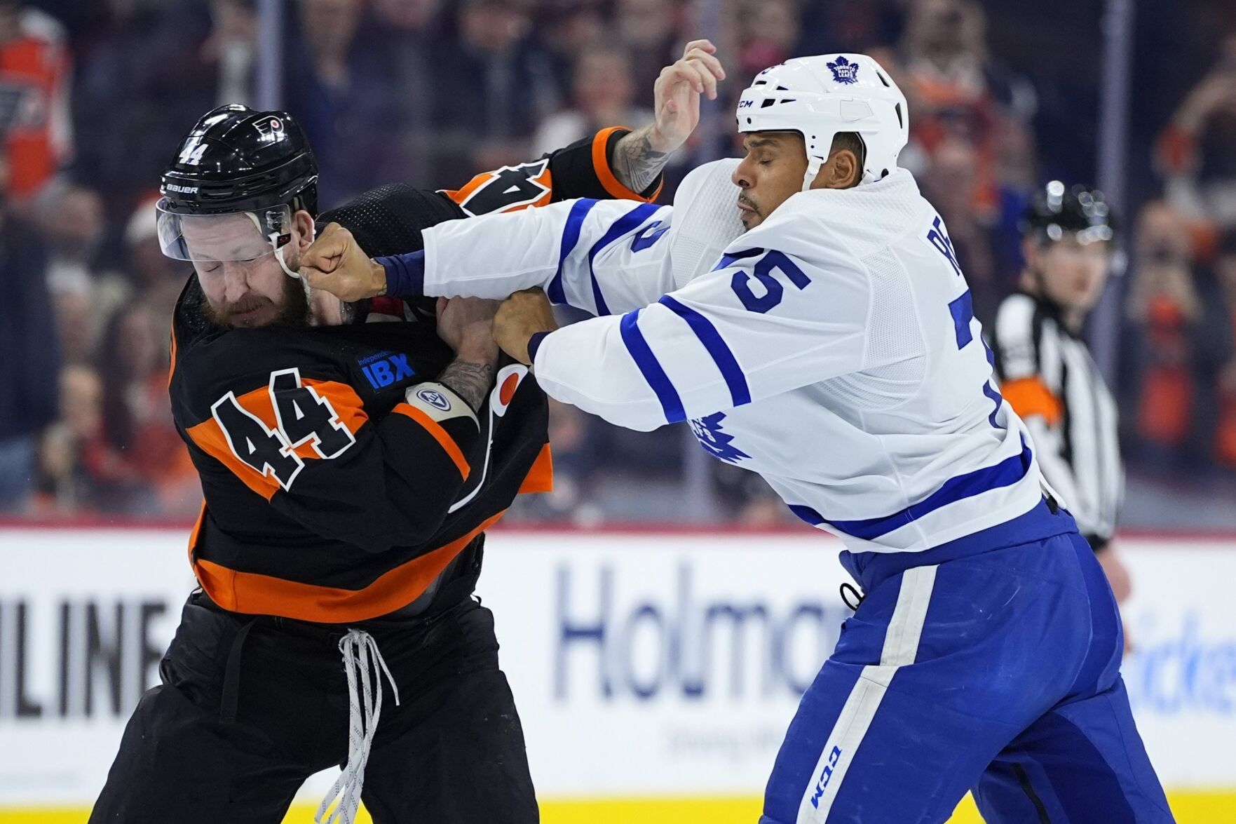 Leafs come to life too late as dominance of Flyers ends