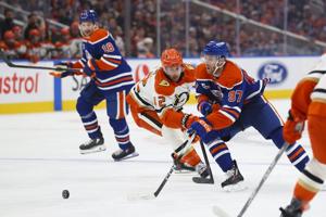 No question mark around McDavid, Oilers wary of Ducks late-game surges in Game 6