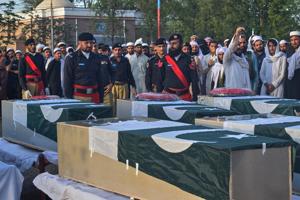 Taliban claim Pakistan killed 400 in Kabul hospital strike | Quick Digest