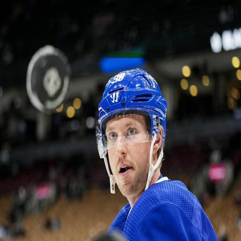 Toronto Maple Leafs: Where should Rasmus Sandin play next season?