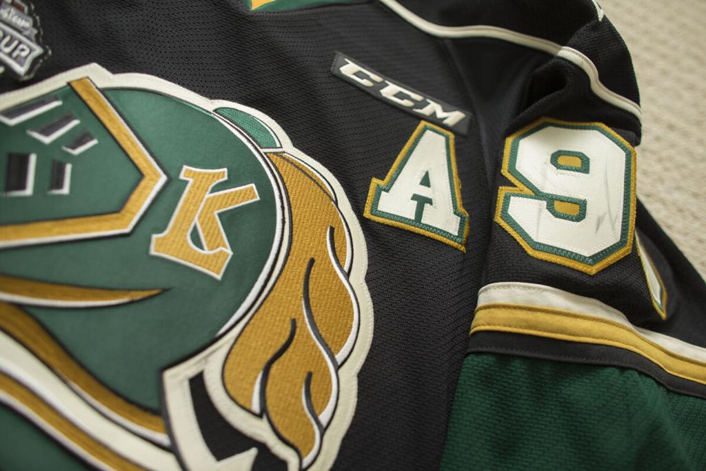 Mitch Marner's black jersey at centre of London Knights-fan dispute