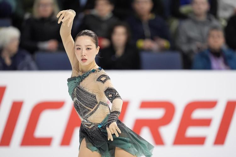 US skaters Isabeau Levito, Bradie Tennell lead after short program at
