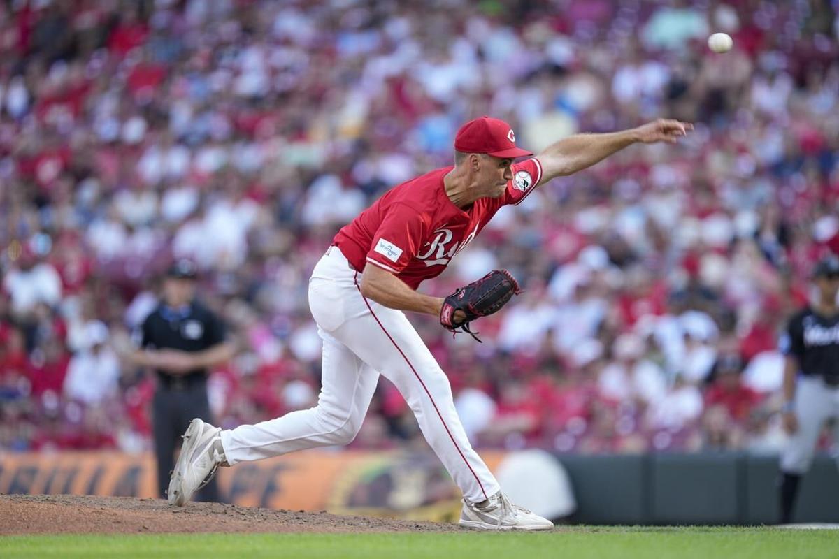 Reds reliever Brent Suter placed on IL with partial shoulder muscle tear