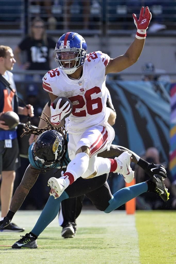 Giants stop Jaguars at 1-yard line for 23-17 win, get to 6-1