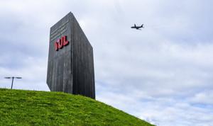Carney wants private investors to run Canada's four largest airports