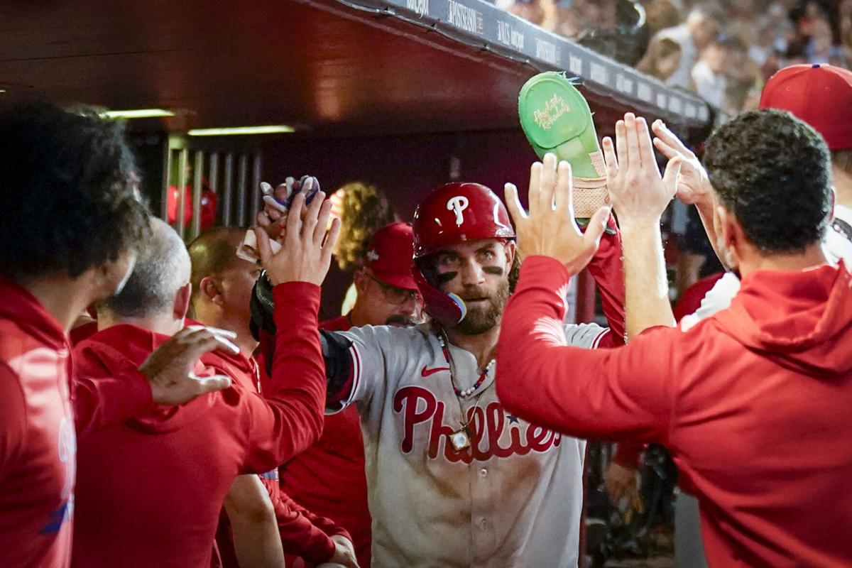 Phillies fans celebrate NLCS Game 1 win over Diamondbacks