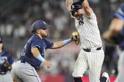 Austin Wells loses track of the outs in 9th inning and costs the Yankees a late opportunity