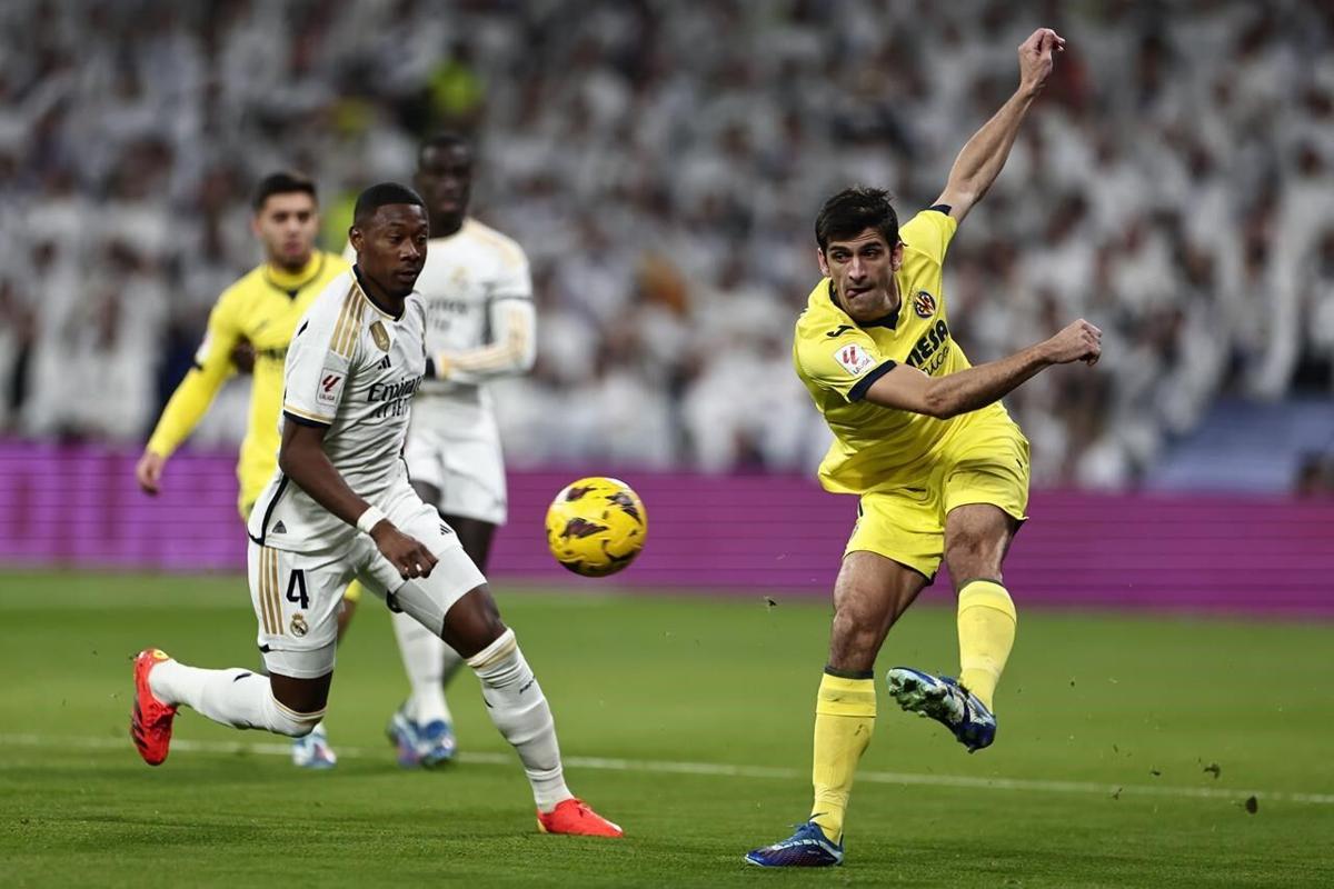 Real Madrid defender Alaba replaced before halftime against Villarreal with apparent knee injury