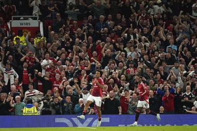 Zirkzee scores on debut for Man United in 1-0 win over Fulham on opening night of Premier League