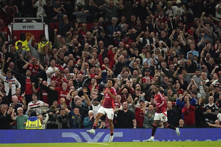 Zirkzee scores on debut for Man United in 1-0 win over Fulham on opening night of Premier League