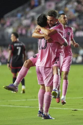 Lionel Messi has two goals, assist to lead Inter Miami to 3-2 victory over DC United