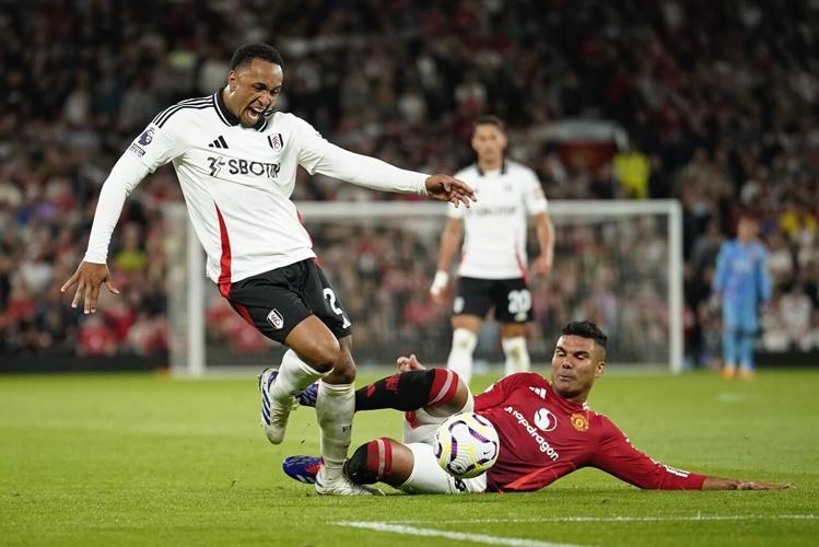 Zirkzee scores on debut for Man United in 1-0 win over Fulham on opening night of Premier League