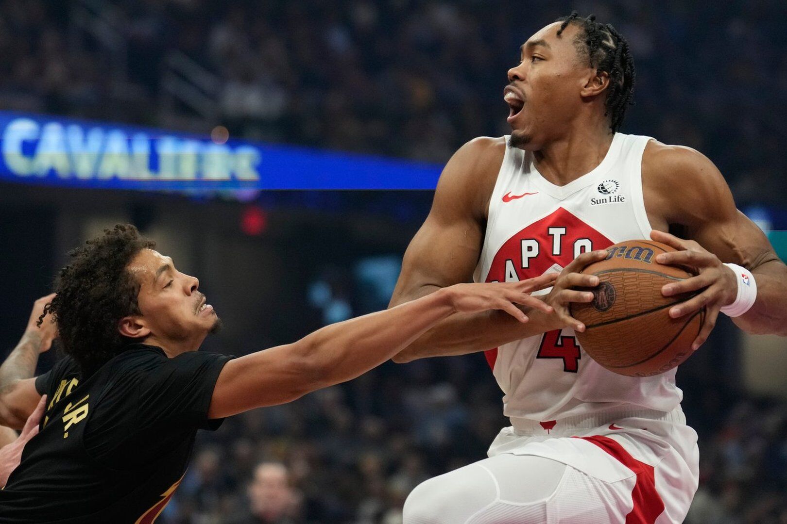 Battle Raptors Battle scores 20 points, hits key pair of 3s as Raptors beat Cavs 112-101