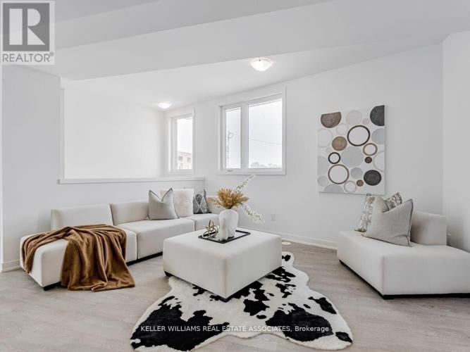 Inside this 1.4M newly built townhouse near Yorkdale Mall