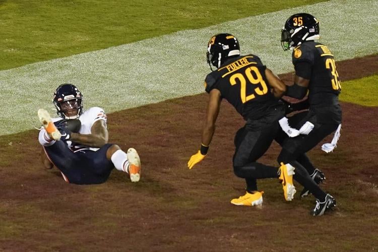 Bears' Justin Fields throws brutal interception off Commanders