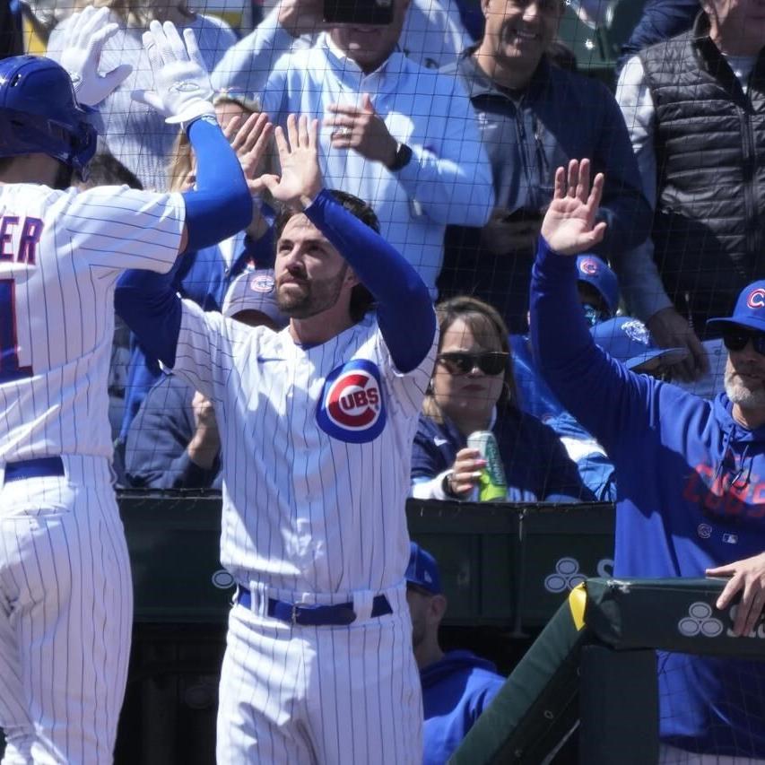 Hosmer, Velázquez, Swanson hit HRs, Cubs beat Padres 5-2