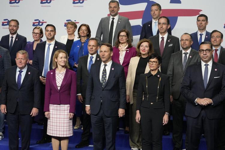 The EU will hold talks later this month on reviewing ties with Israel as concern mounts over Gaza