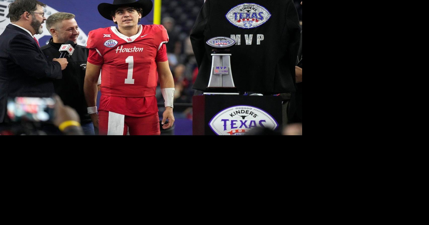 Weigman throws 4 touchdown passes as Houston beats LSU 38-35 in Texas Bowl