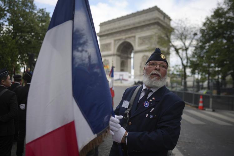 PHOTO COLLECTION: France VE Day