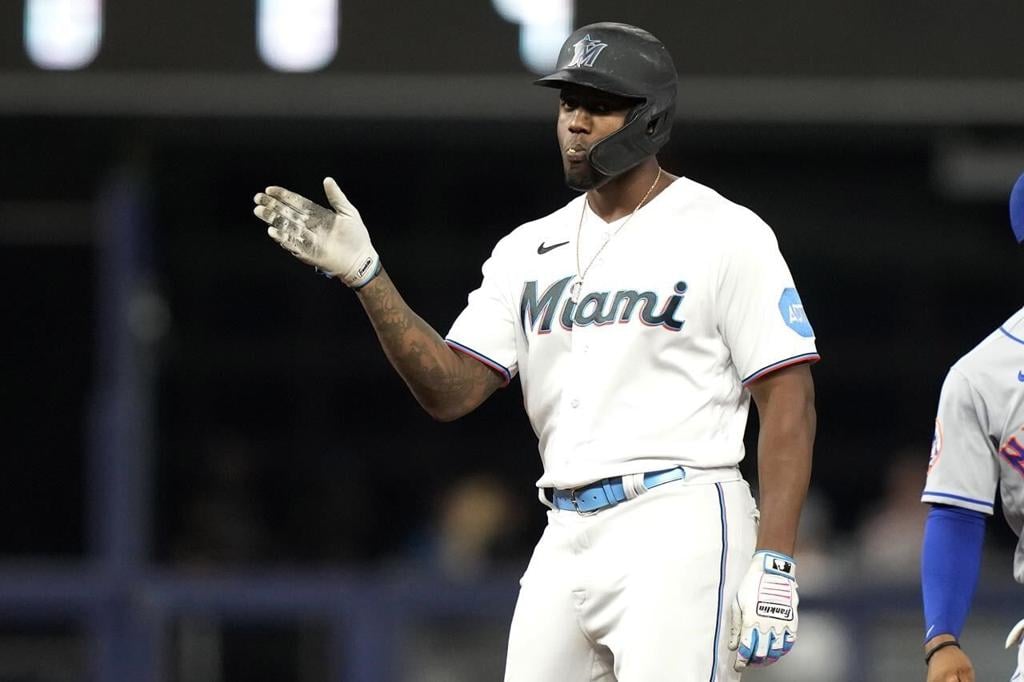 Burger hits game-winning single in 9th, Marlins beat Mets 4-3 after blowing  late lead