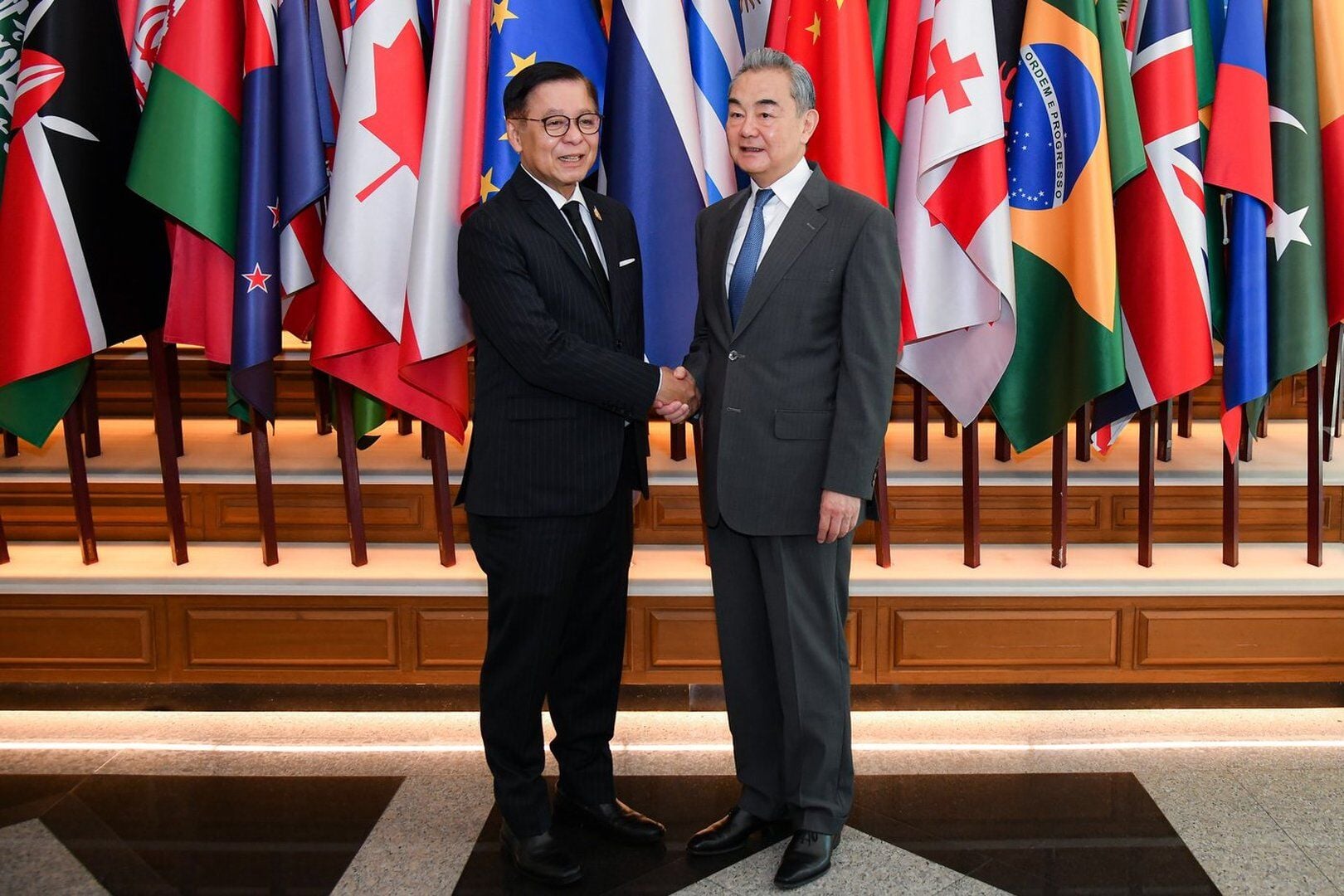 Chinese foreign minister and Thai prime minister agree to collaborate ...