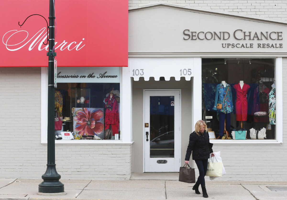 High end shops in downtown Oakville closing doors