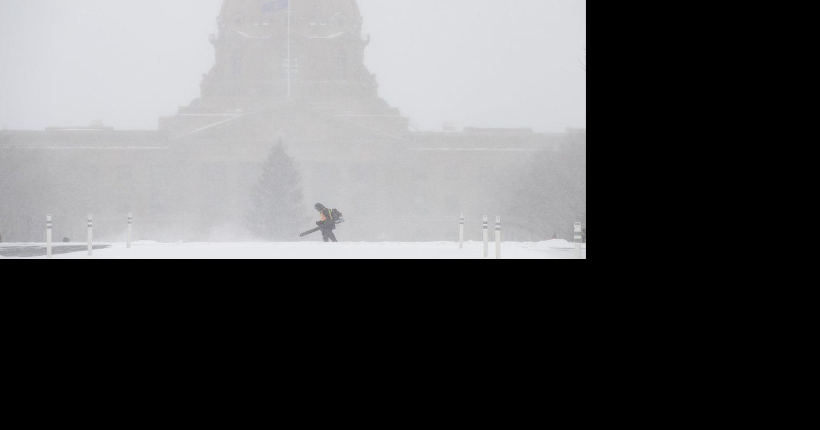 Protest campaign planned as Alberta government workers return to office: union