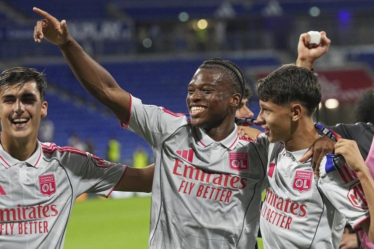 US midfielder Tessmann scores only goal as Lyon overcomes Angers to co-lead Ligue 1