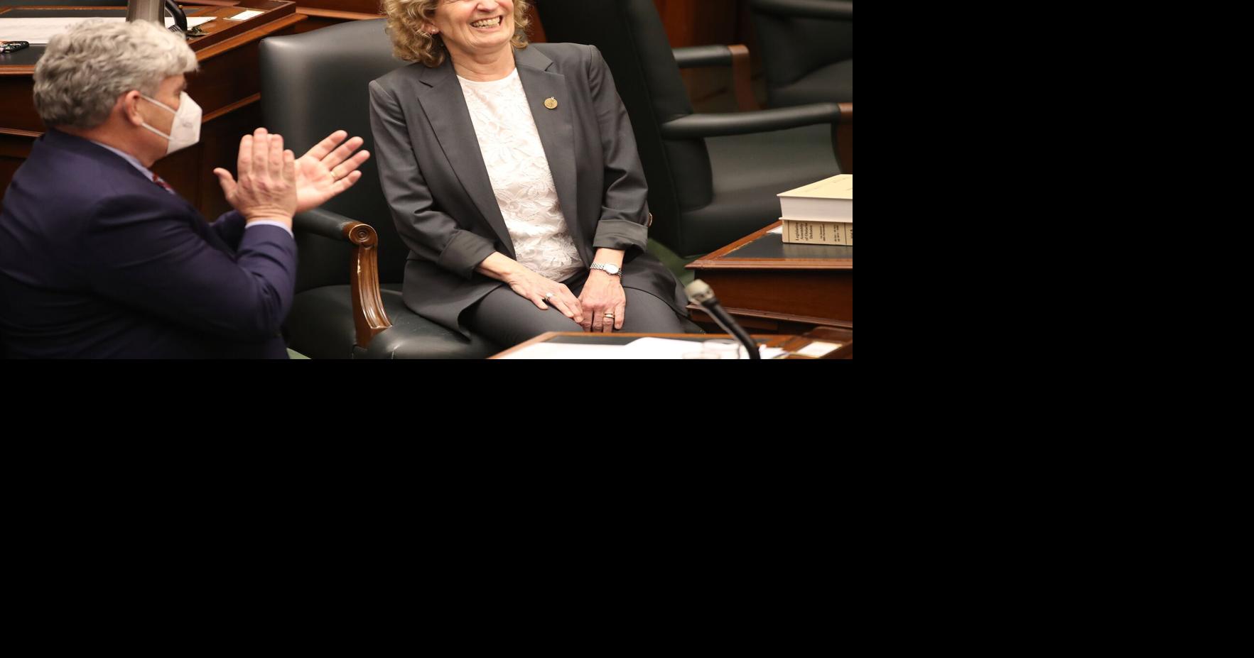 Kathleen Wynne endorses candidate in Liberal leadership race