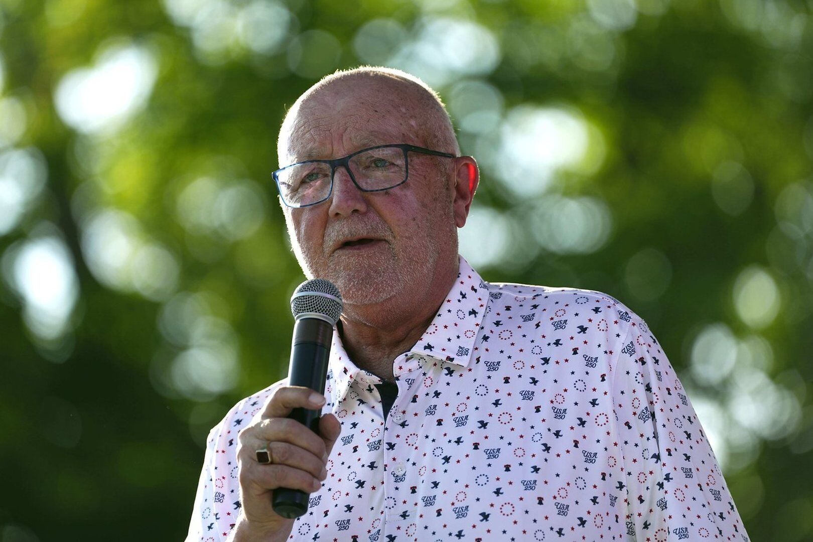 Petition signed by nearly 30,000 Canadians calls for U.S. ambassador Pete Hoekstra to be removed from Canada; Green Party's Elizabeth May to present in Parliament