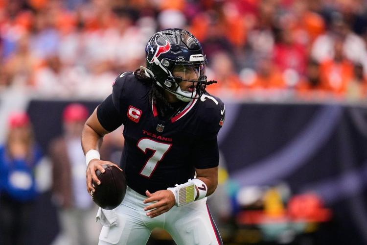 Texans reach midway point of season with just 3 wins and face uncertainty  after concussion to